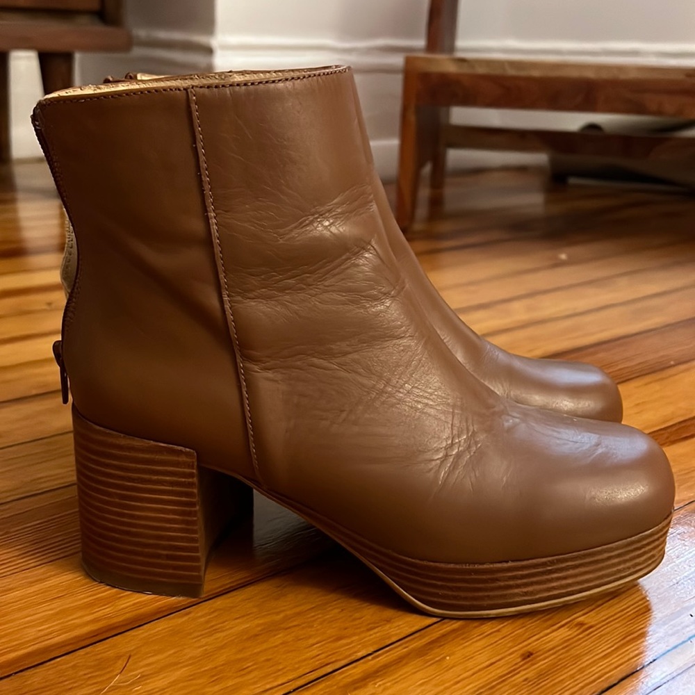 intentionally blank platform boots - tan